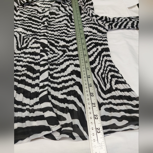 Marks and Spencer Pleated Zebra Long Sleeve Blouse M&S - Picture 6 of 6